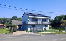 Guest House Close To Molo Resort